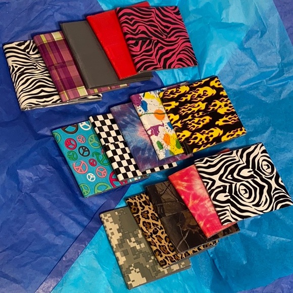 🟢5/$25  𝑯𝒂𝒏𝒅𝒎𝒂𝒅𝒆 Paint Splatter Duct Tape Wallet - Picture 5 of 9